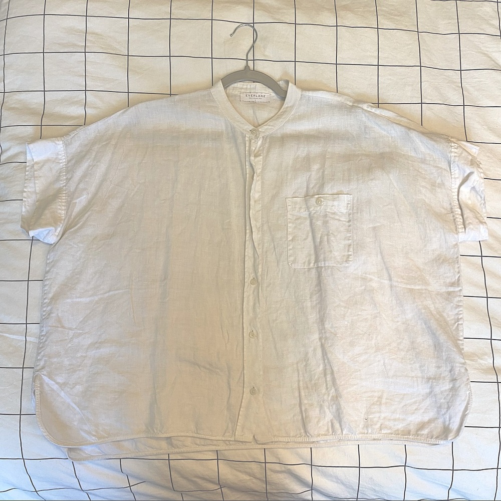 Everlane linen collarless short sleeve square shirt